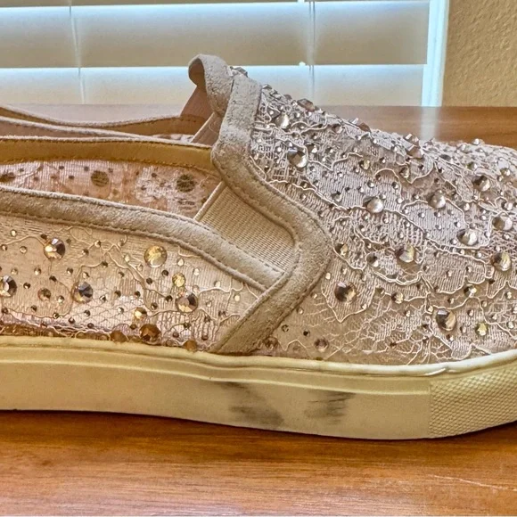 Antonio Melani Lace Rhinestone Pink Slip-On Women's Shoes. Women’s size 6 - Picture 4 of 6